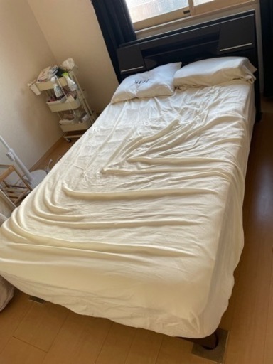 ニトリ　セミダブルベッド　ダークブラウン