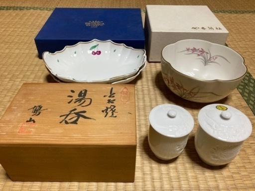 食器など約600個　33390円　香蘭社など