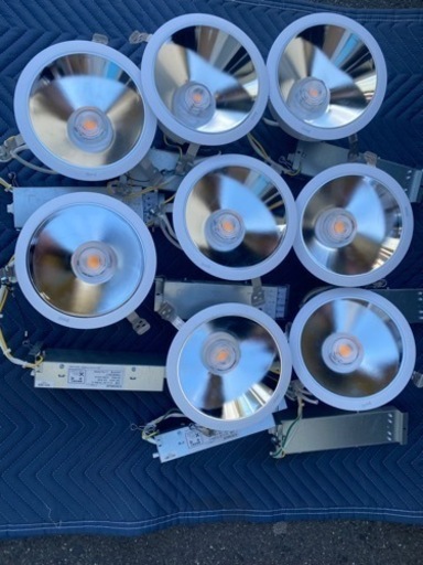 LEDダウンライト150φ 8台