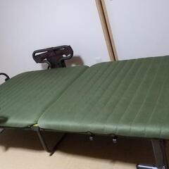 折りたたみベッドの画像