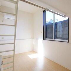 山手線　新大久保駅徒歩5分/ロフト付きアパート/新宿まで3分/室内洗濯機置場/外国籍可 - 新宿区