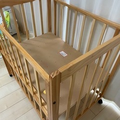 ベビーベッドの画像