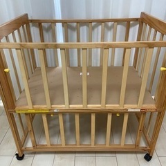 ベビーベッドの画像