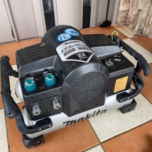 makita エアコンプレッサ　AC220N