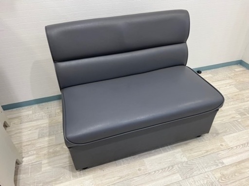 ラウンジ、スナック、喫茶店などに　2人掛けソファ４脚セット【引き取り様決まりました】