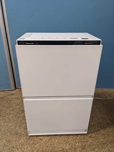 美品【2021年製】Panasonic 加湿空気清浄機 F-VXU90 空気清浄40畳 加湿空清35畳 Wi-Fi対応 IoT機能
