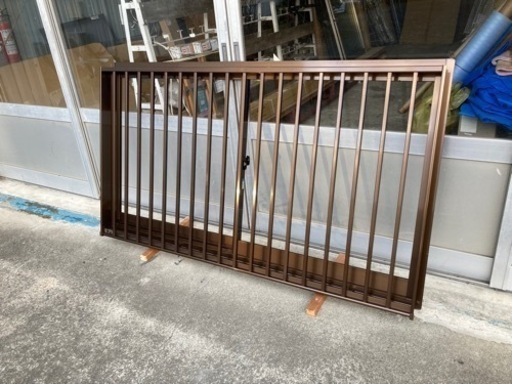 YKKAP社　たて面格子付引違い窓　単板硝子　在庫品 ③