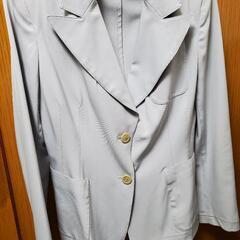 DKNYアイボリーホワイトグレージャケット