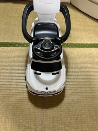 車のおもちゃ
