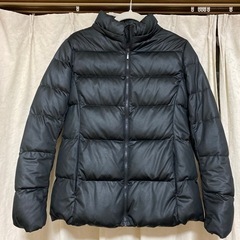 ユニクロのダウンです。お話し中です。