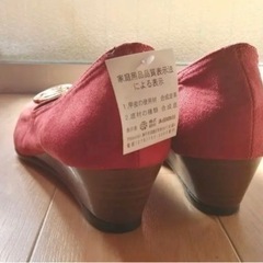 【新品】女性らしい とても可愛いパンプスです！！の画像