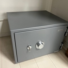 キング工業 耐火金庫 鍵付きの画像