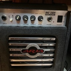 Aria ギターアンプ　10W 歪み