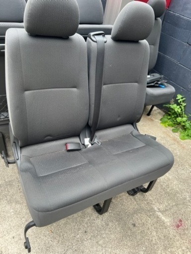 TOYOTA ハイエース　純正シート