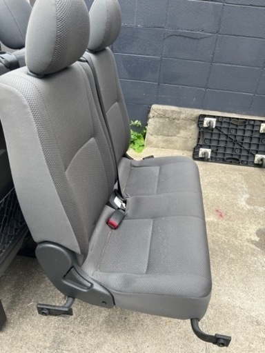 TOYOTA ハイエース　純正シート
