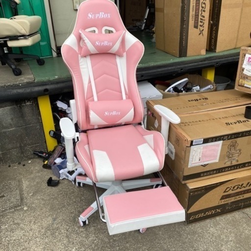 ゲーミングチェア　新品　大きい傷