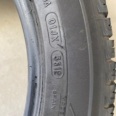 スタッドレスタイヤ3本の画像