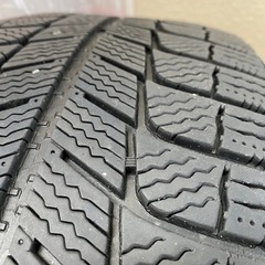 スタッドレスタイヤ3本の画像
