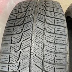 スタッドレスタイヤ3本の画像