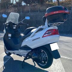 下取り車 自賠責保険付き R4.9.9迄 スズキ スカイウェイブ250 パールホワイト リアボックス CJ42の画像