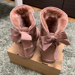 ムートンブーツの画像