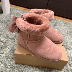 ムートンブーツの画像