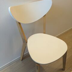 「IKEA」ダイニングセット（拡張可能なテーブルと椅子4脚）の画像