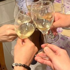 8月5日☆ワイン会の参加者大募集～各自が1本ワインを持ち寄り、飲み比べを行います。自分の好みに合う人との交流が図れます～  - 友達