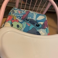 テーブル付きベビーチェア ハローキティ＆スティッチのクッションの画像