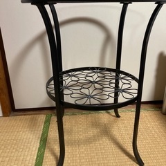 【無料】高貴で美しいガラステーブル【取りに来てくれる方限定】の画像