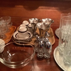 カフェの食器　皿　パフェ　コーヒーカップ　の画像