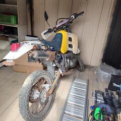 SUZUKI　TS125R