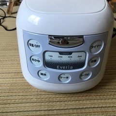 炊飯器　3合炊き　ヨーグルトやケーキも作れます