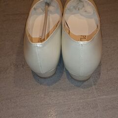 パンプス/ブライダルシューズ//結婚式など/白/PLASTRONの画像