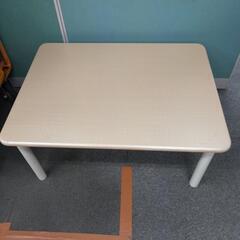テーブル　中古品につきキズや汚れ等もあります