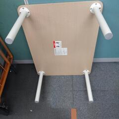 テーブル　中古品につきキズや汚れ等もありますの画像