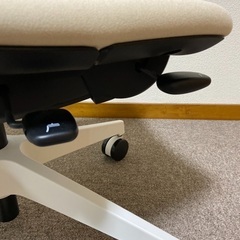 イトーキ　カシコ（女性向けオフィスチェア）の画像