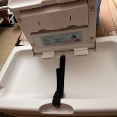 壁掛け おむつ交換台