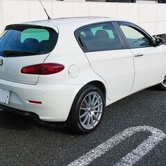 ★車検R4/10★H21年式アルファ147★限定100台!ホワイトエディション！★赤の本革仕様★社外17アルミ★ドラレコ他の画像