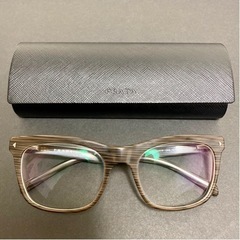 PRADA (プラダ)メガネの画像