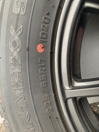 スタッドレスタイヤ4本セット　225/65R17