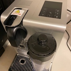 高級コーヒーメーカー ネスプレッソラティシマプロ シルバー F456PRの画像