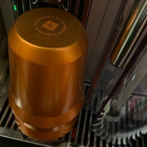高級コーヒーメーカー ネスプレッソラティシマプロ シルバー F456PR