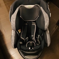 未使用に近いほぼ新品！フラディア グロウ ISOFIX AC【チャイルドシート】