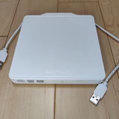 USB外付けDVDドライブ　BUFFALO　DVSM-PCS58...