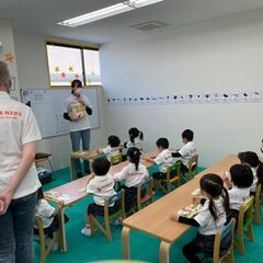 普通免許OK！インターナショナルスクールのバスの送迎バスの運転手の画像