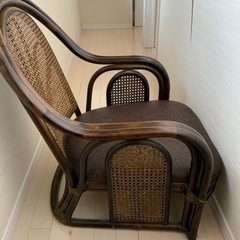 アジアン系座椅子　横60、奥行き70、高さ75センチ　直接渡し希望の画像