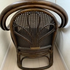 アジアン系座椅子　横60、奥行き70、高さ75センチ　直接渡し希望の画像