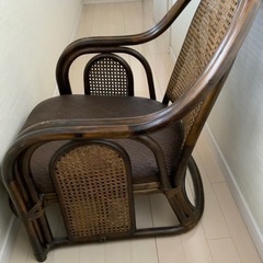 アジアン系座椅子　横60、奥行き70、高さ75センチ　直接渡し希望の画像
