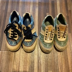 ルイヴィトン　キッズ　シューズ　２足セット